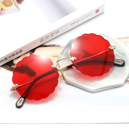 Women's Fashion Glasses with Playful Wave Frame Bowlift
