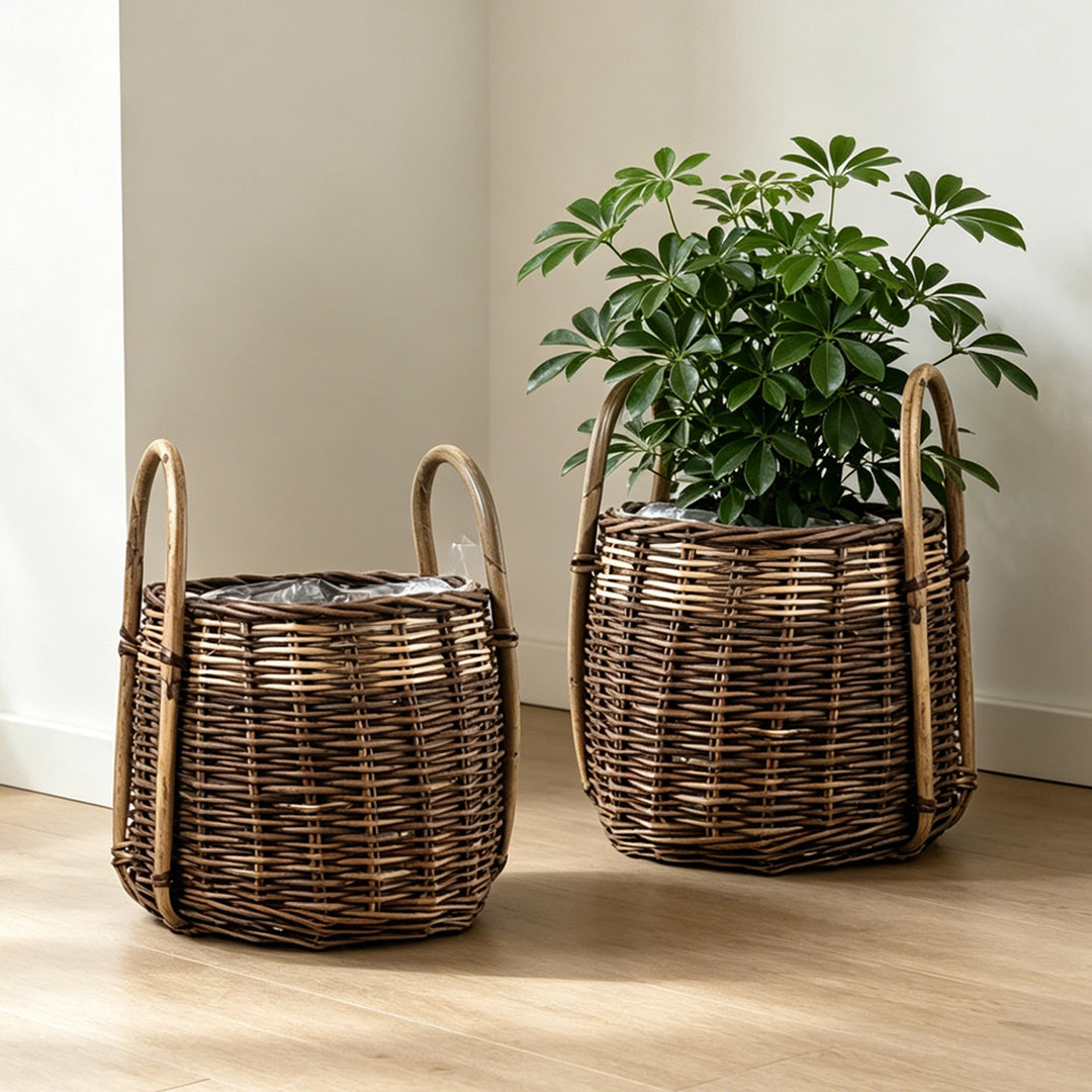 Handcrafted storage basket with natural fiber Bowlift