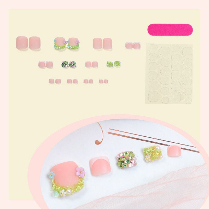 Artificial nail set with floral 3D details and glitter embellishments Bowlift