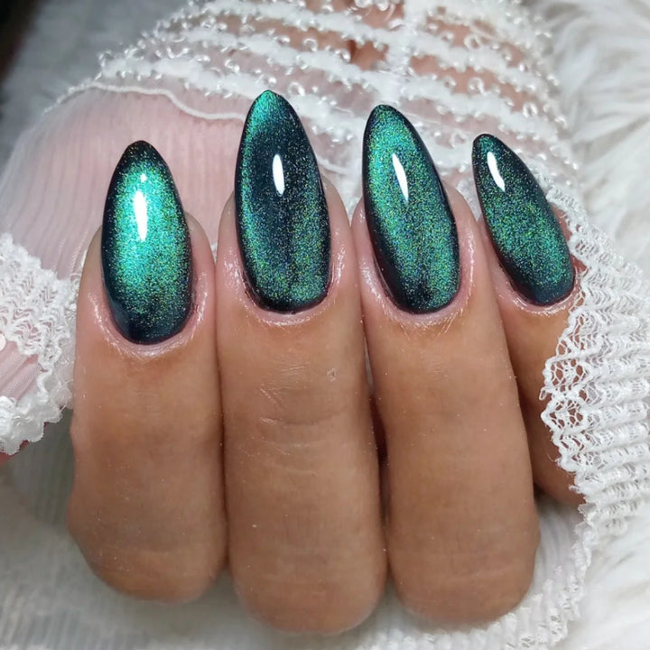 Glamorous Art Nails In Modern Gradient Colors Bowlift