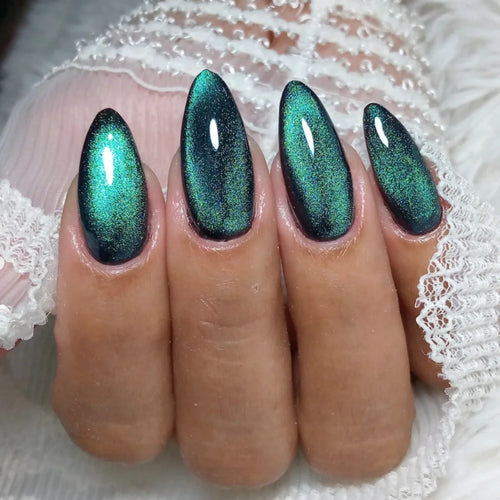 Glamorous Art Nails In Modern Gradient Colors Bowlift