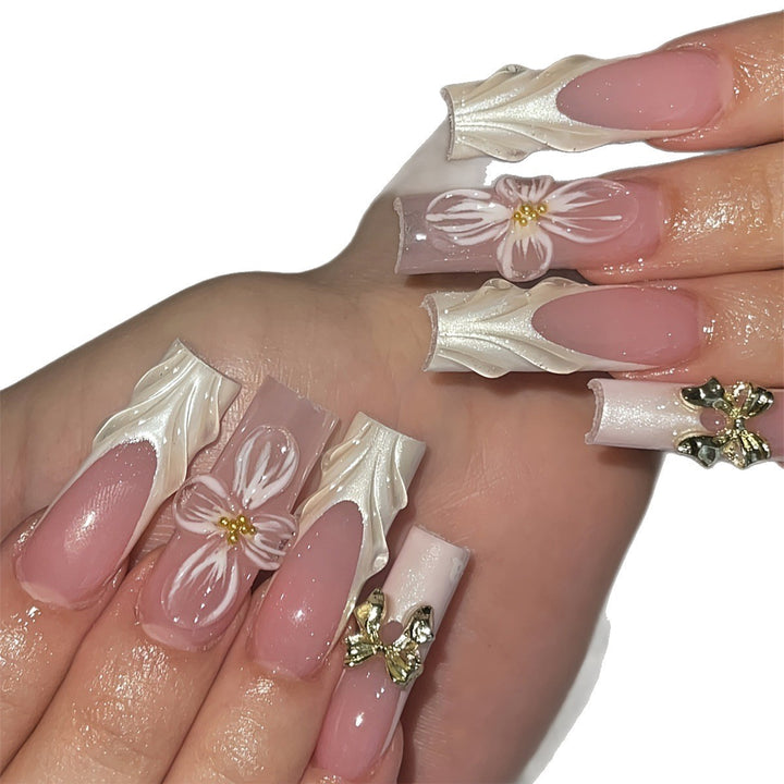 Artificial nail set with floral details Bowlift