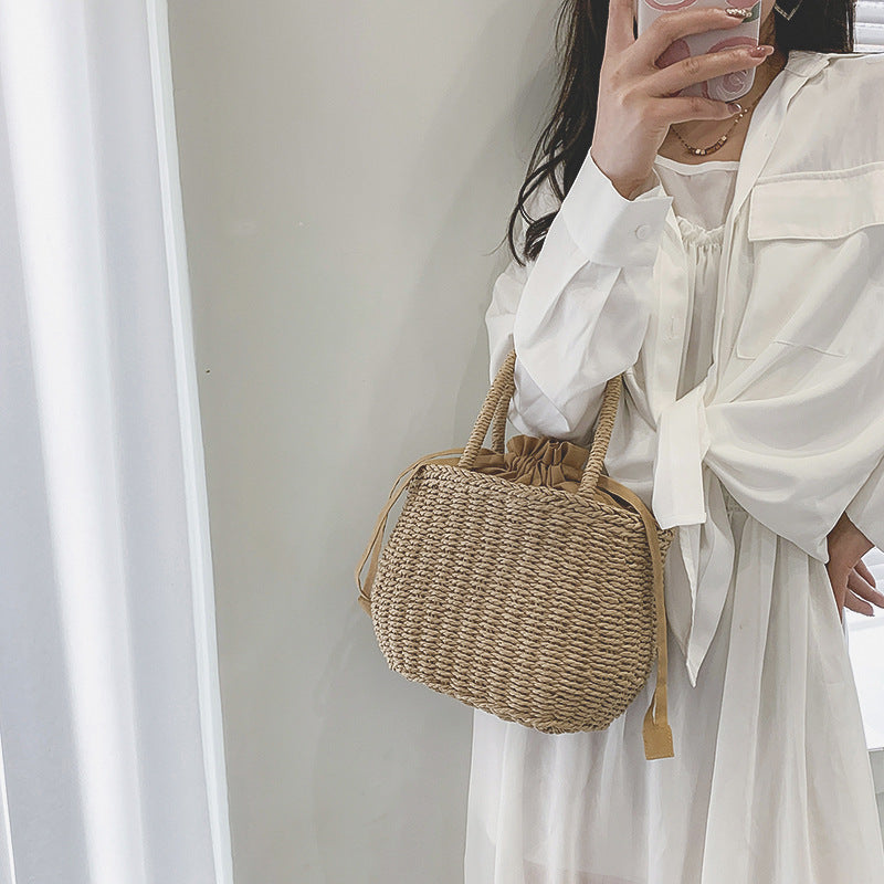 Individual Handbag Made of Natural Materials Bowlift