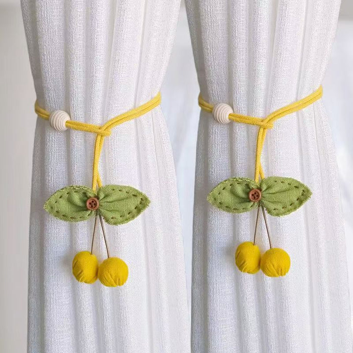 Decorative curtain tieback Bowlift
