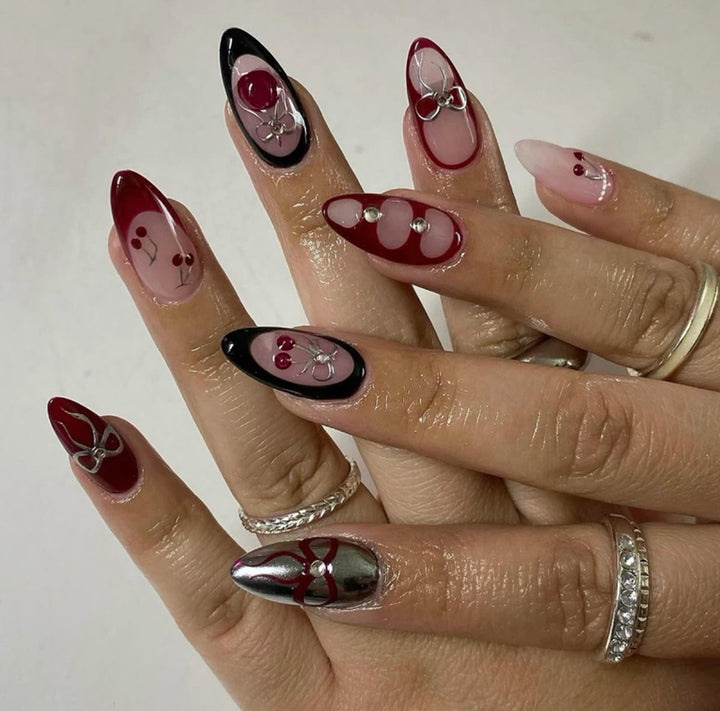 Elegant artificial nails with floral accents Bowlift