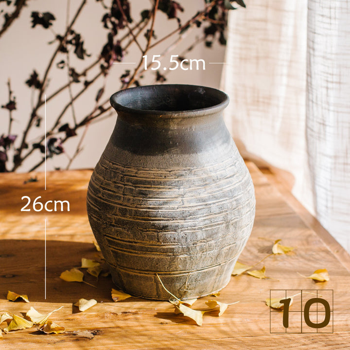 Rustic ceramic pot with handmade design Bowlift