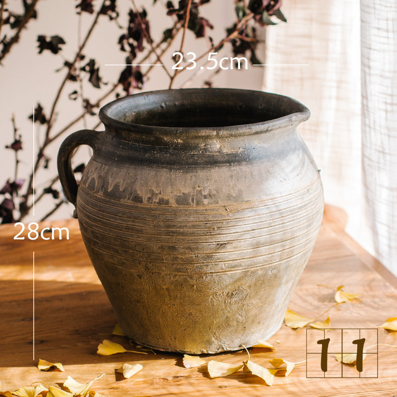 Rustic ceramic pot with handmade design Bowlift
