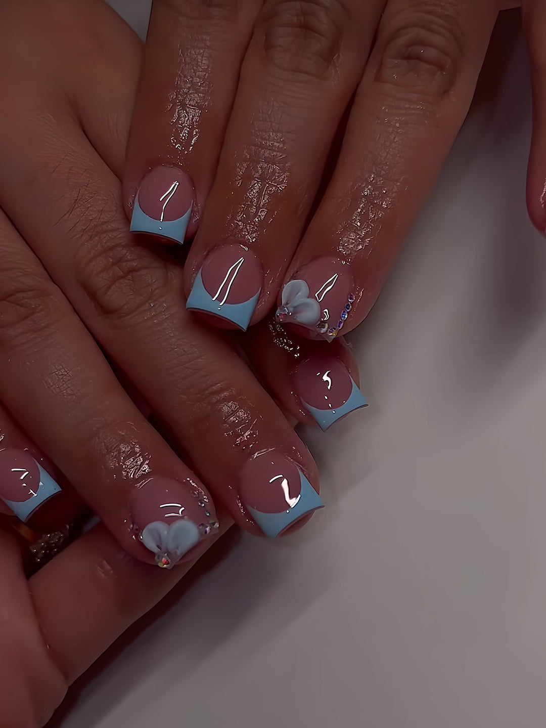 Artistic Nail Art Bowlift