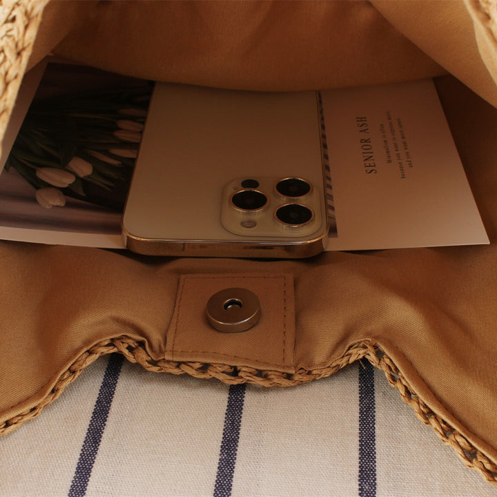 Shoulder bag with hand-knotted pattern and leather accents Bowlift