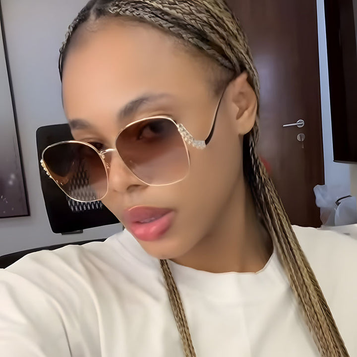 Women's striking sunglasses with sparkling appliqués Bowlift