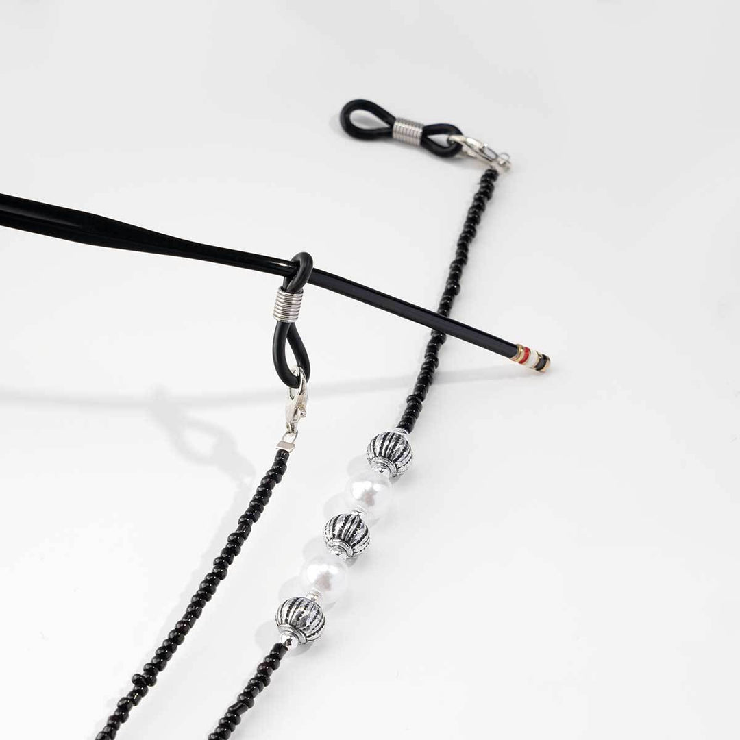Artistic Beaded Eyewear Chain Bowlift