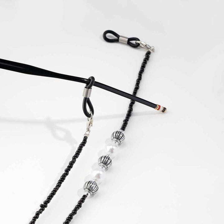 Artistic Beaded Eyewear Chain Bowlift