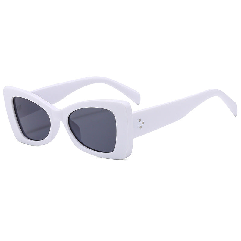 Ladies Cat-Eye Sunglasses in Elegant Design Bowlift