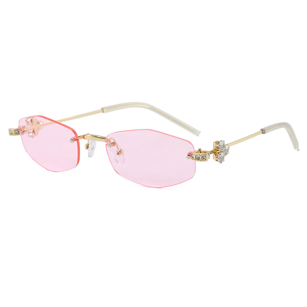 Fashionable Sunglasses in Elegant Rectangular Design with Floral Details Bowlift