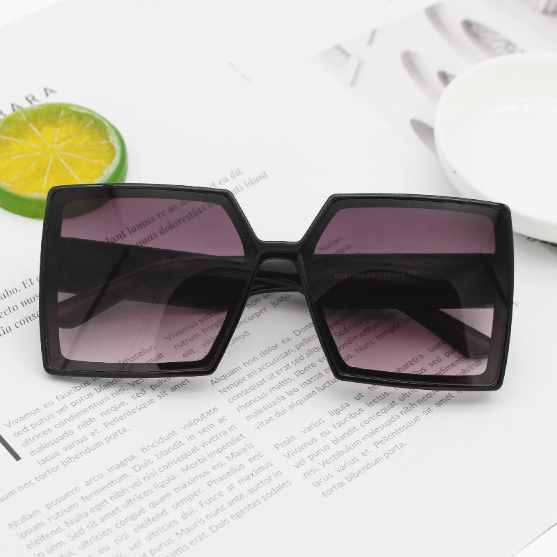 Women's Fashion Oversized Sunglasses with Angular Design Bowlift