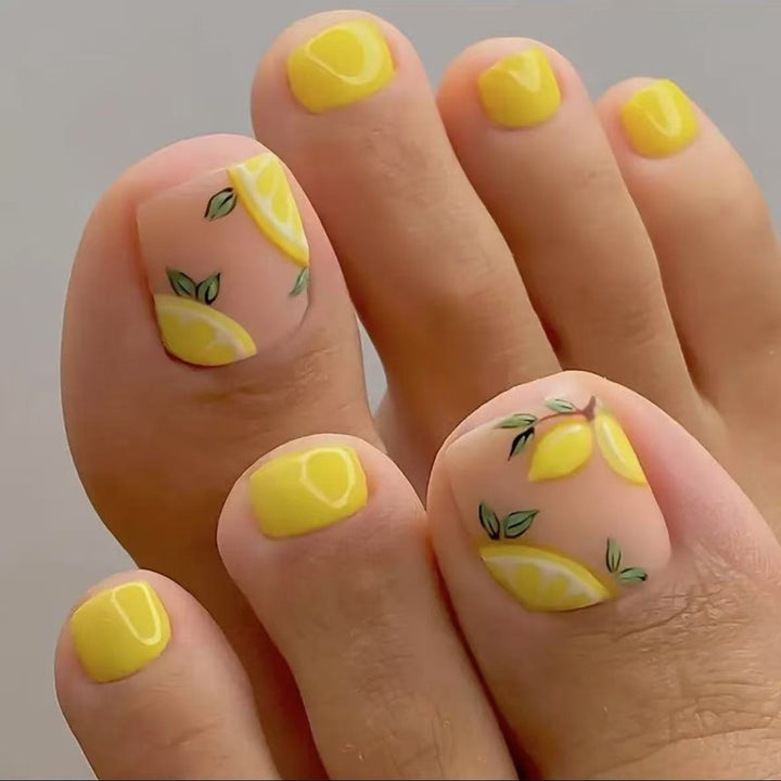 Nail art set with cheerful citrus motifs Bowlift