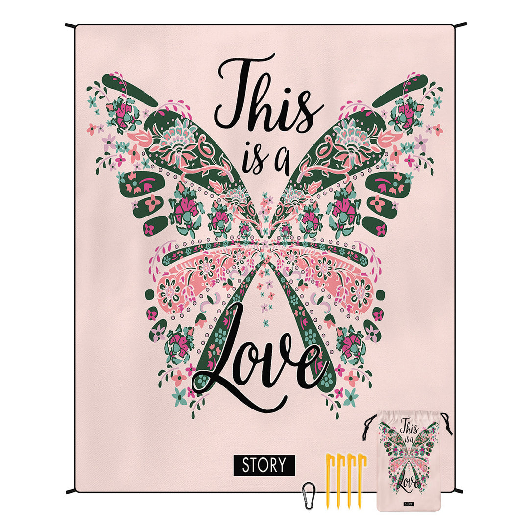 Geometric Print Tapestry Bowlift