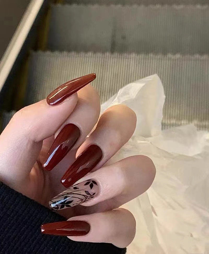 Artificial nails with elegant black and white patterns Bowlift