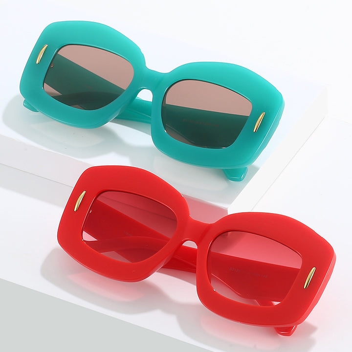 Contemporary Chunky Frame Sunglasses Bowlift