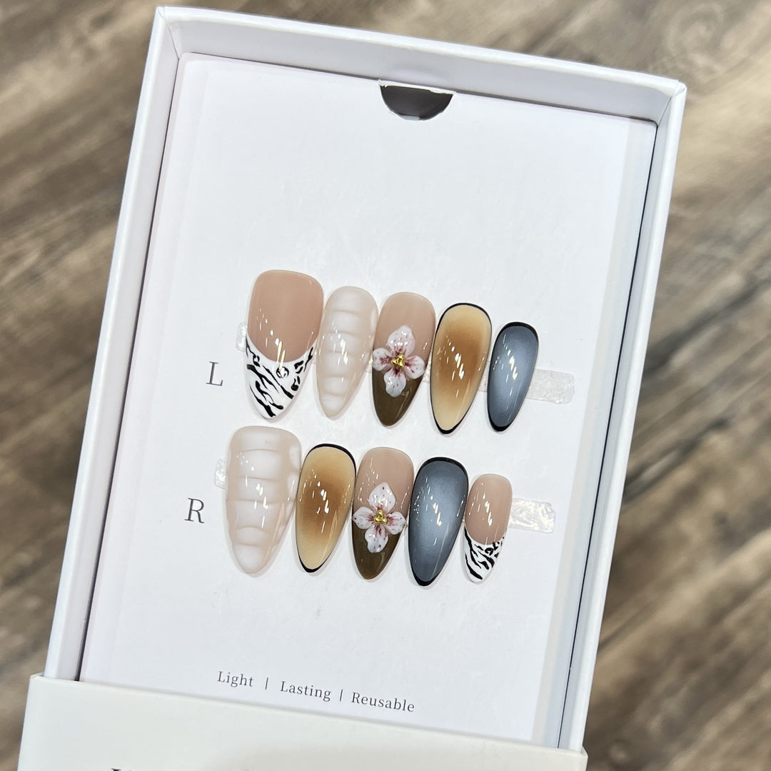 Decorative Floral Stiletto Press-On Nail Set Bowlift
