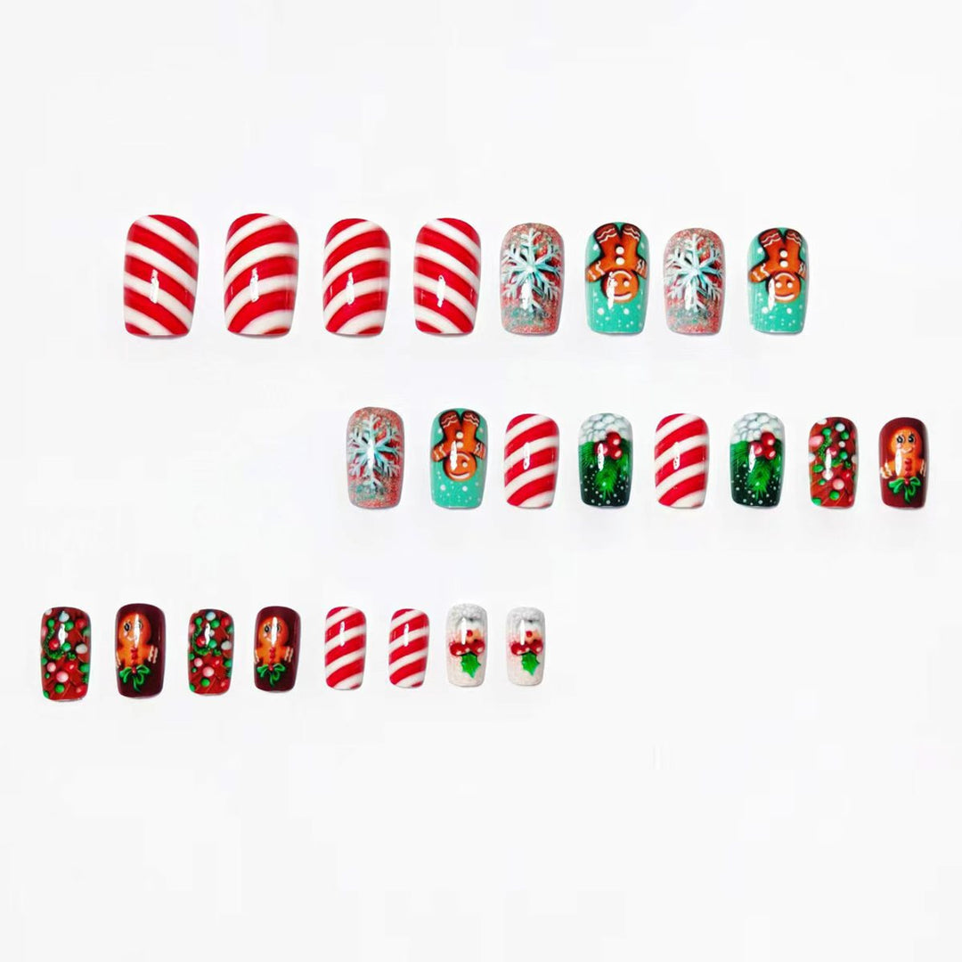 Artificial nails in gingerbread house design Bowlift