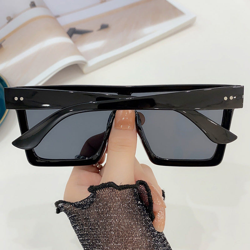 Women's Oversized Sunglasses with Modern Rectangular Frame Bowlift