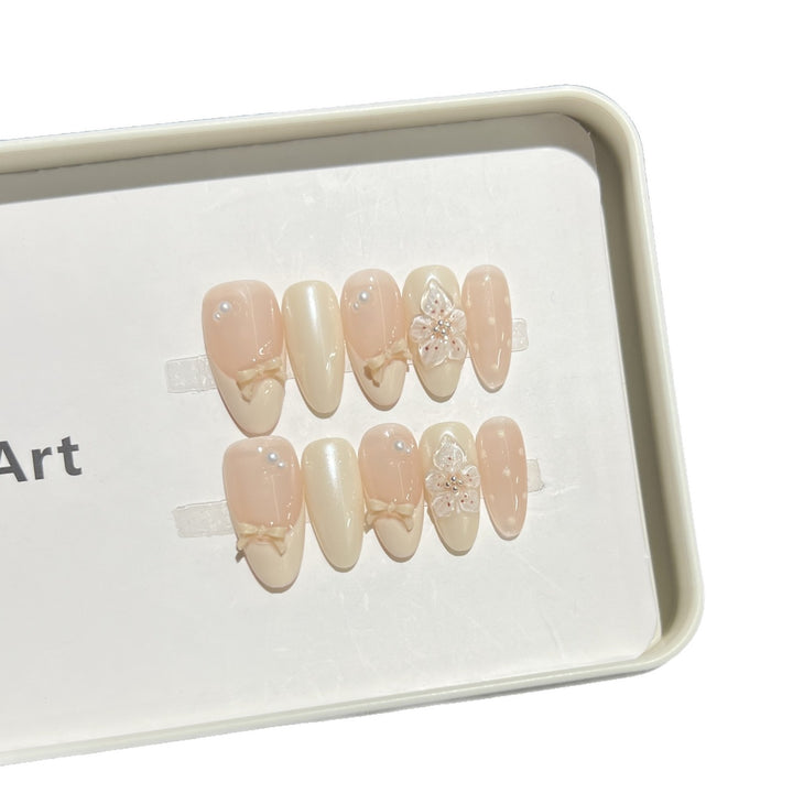 Decorative Press-On Nail Art Set with Bow and Floral Embellishments Bowlift