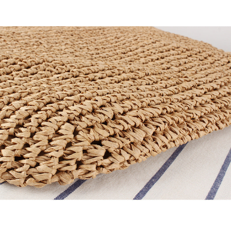 Designer straw bag with fringe decoration Bowlift