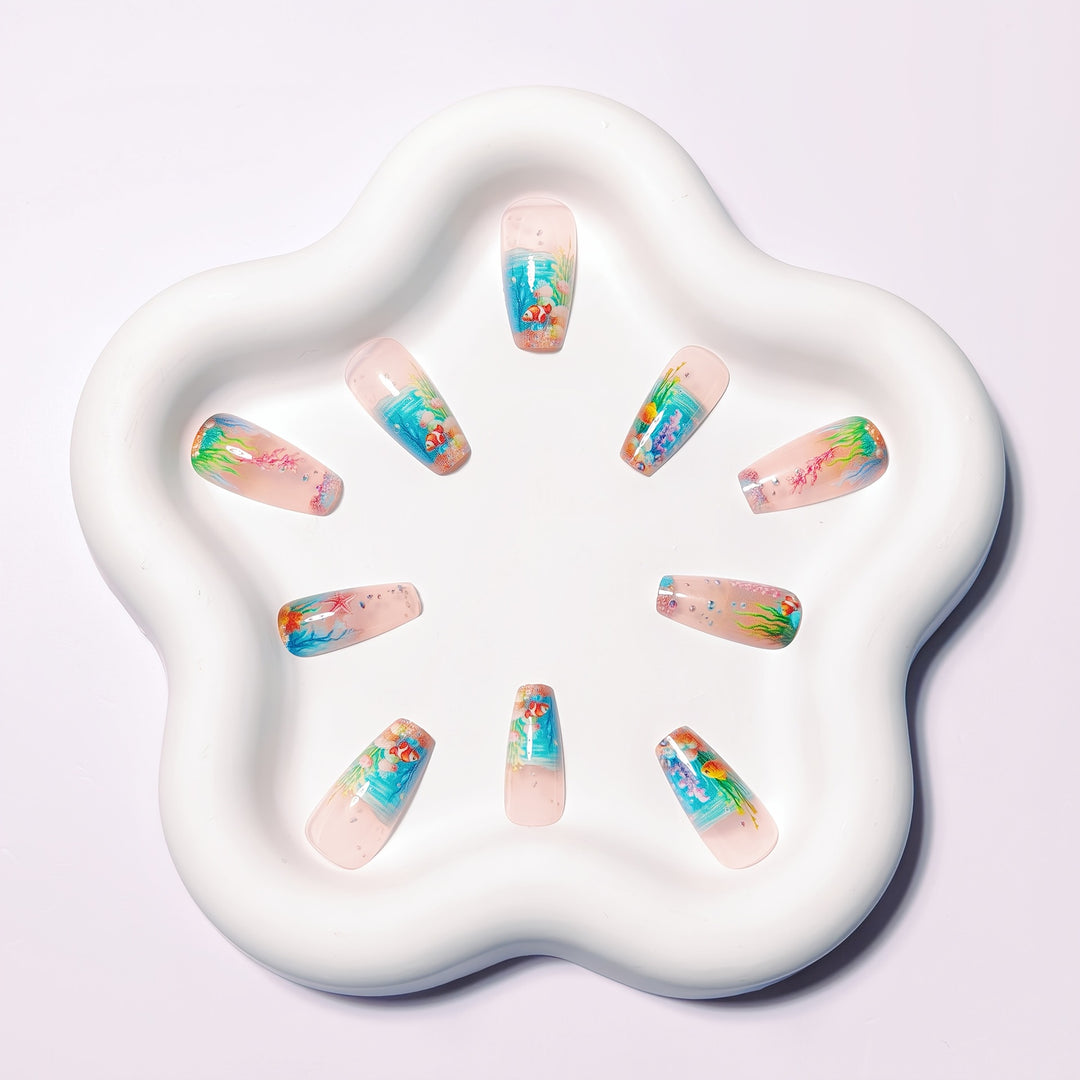Underwater-Themed Nail Art Bowlift