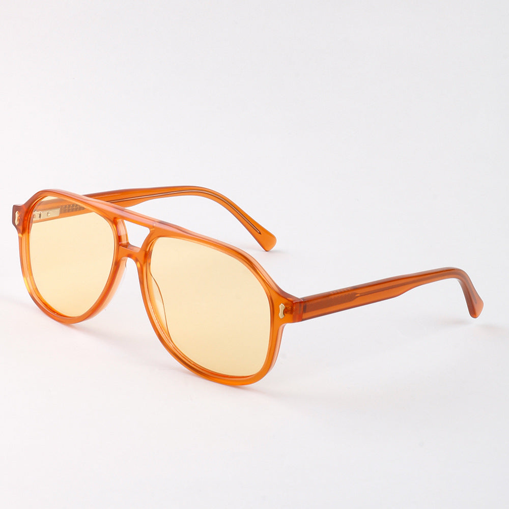 Women's modern sunglasses with innovative Bowlift frame