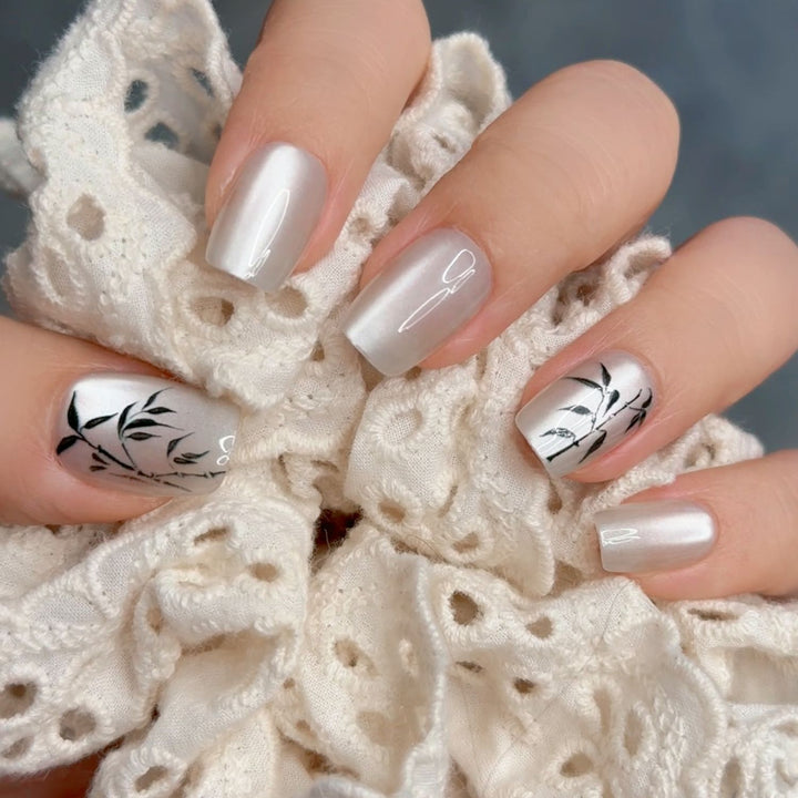 Artistic Floral Press-On Nail Art Bowlift