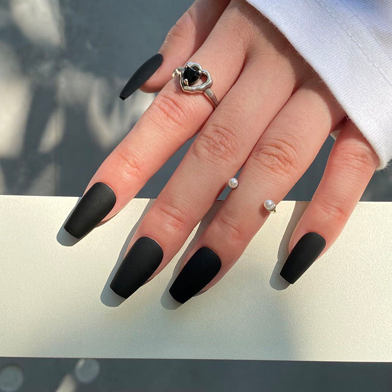 Artificial nail extensions in modern design Bowlift