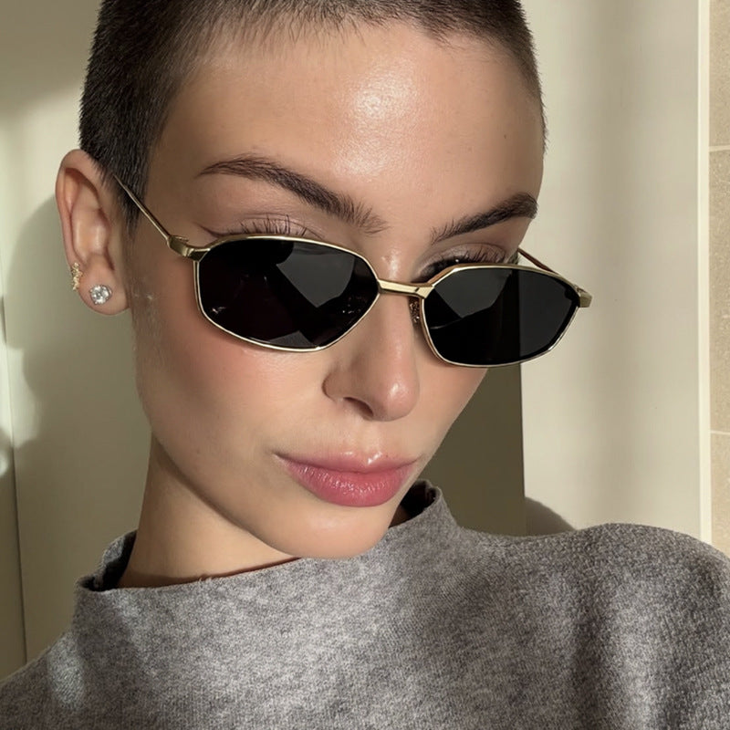 Women's geometric sunglasses with protective UV filter and minimalist metal frame Bowlift
