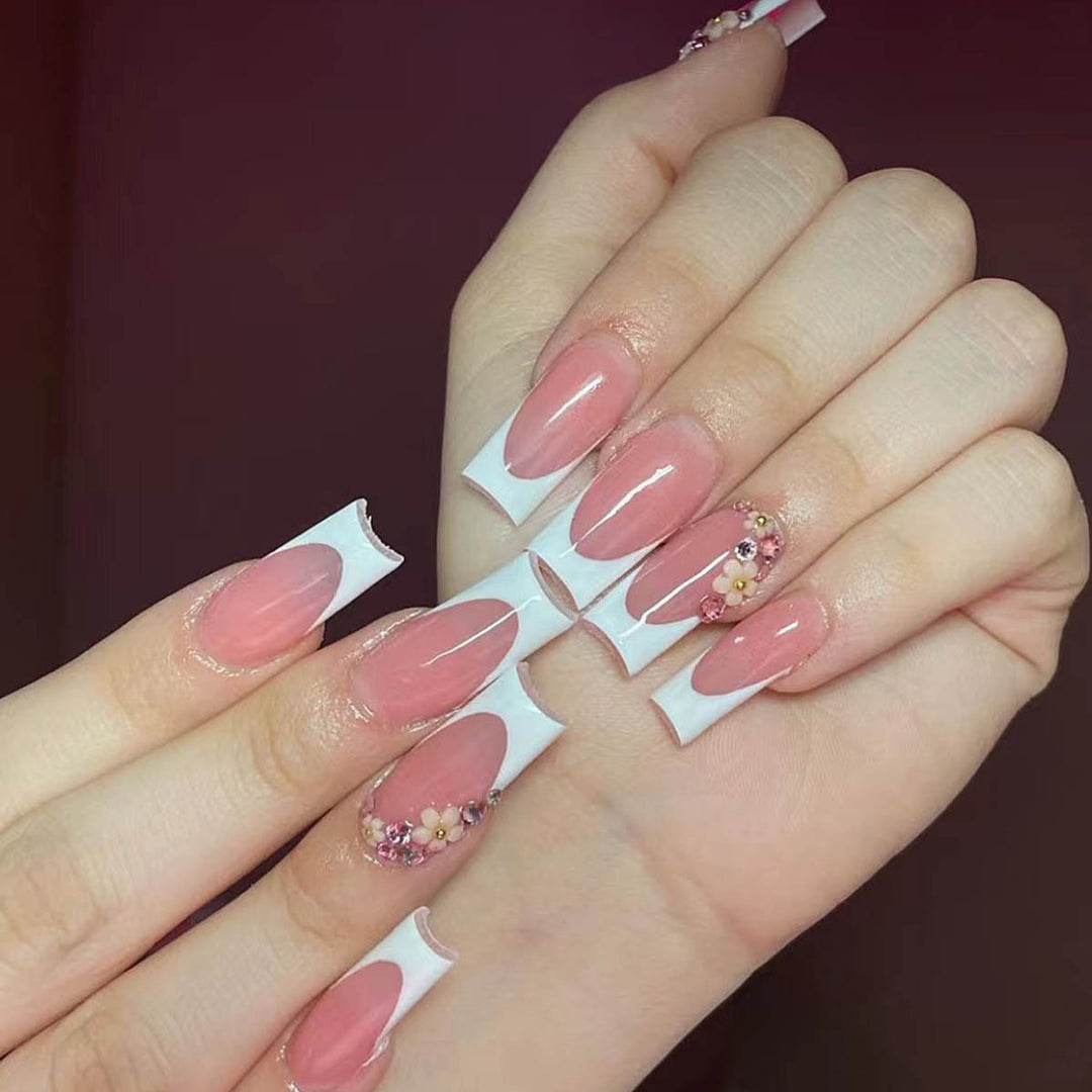 Artificial nail set with elegant floral decorations and transparent finish Bowlift