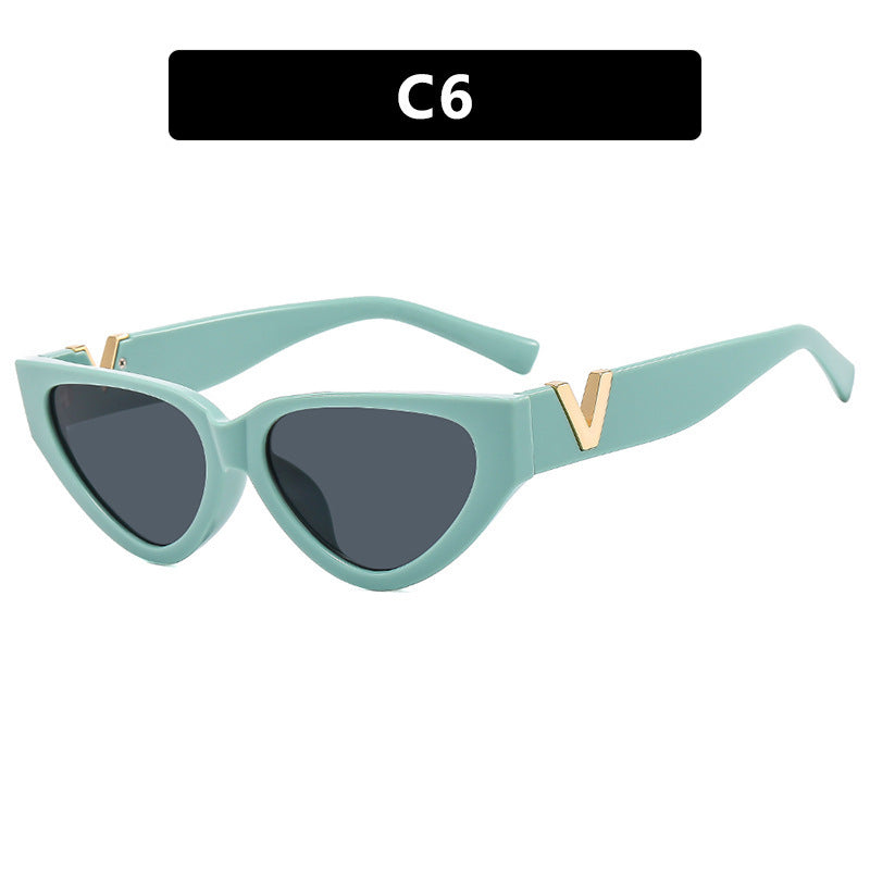 Women's Cat-Eye Sunglasses with modern stripe pattern and elegant accent Bowlift