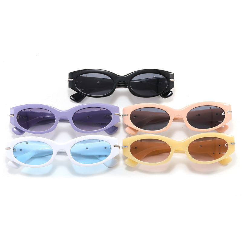 Ladies elegant Cat-Eye sunglasses with fashionable accents Bowlift