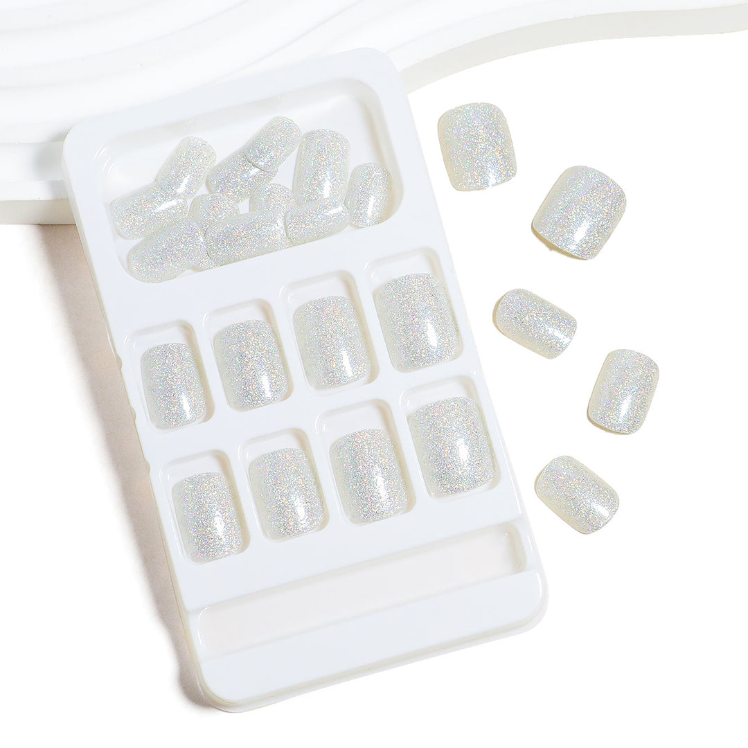 Glittering Press-On Nail Tips Bowlift