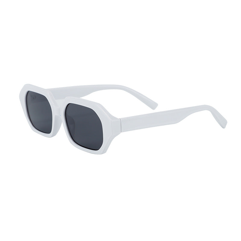 Ladies' striking sunglasses in modern design Bowlift