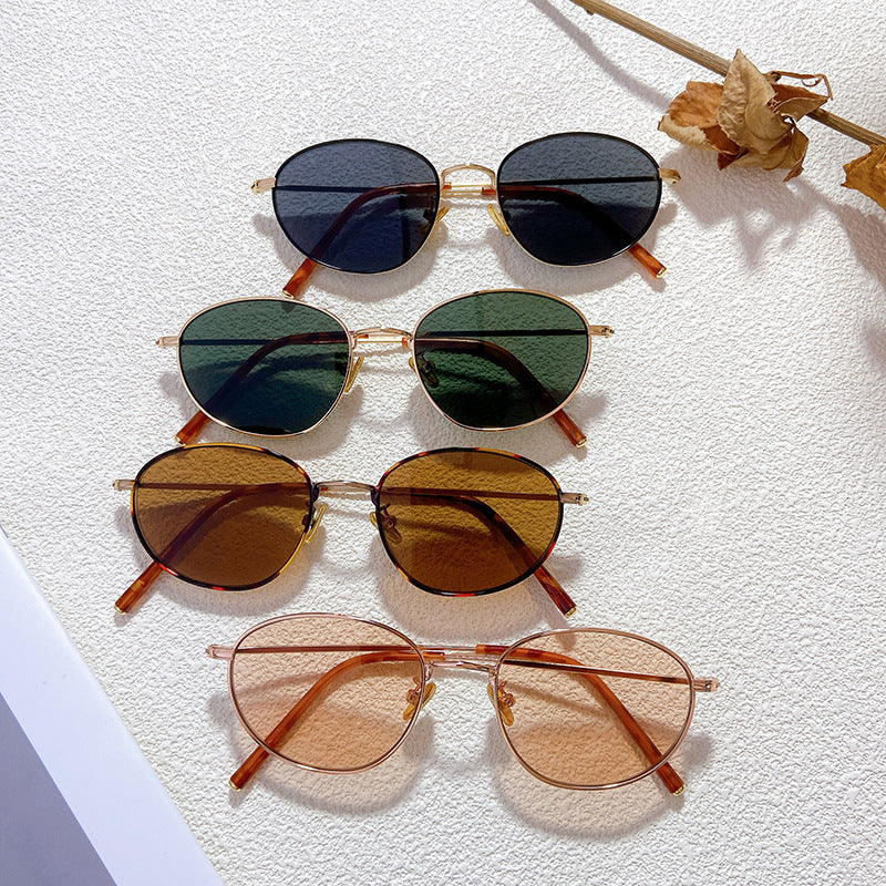 Fashionable Glasses in Elegant Design Bowlift