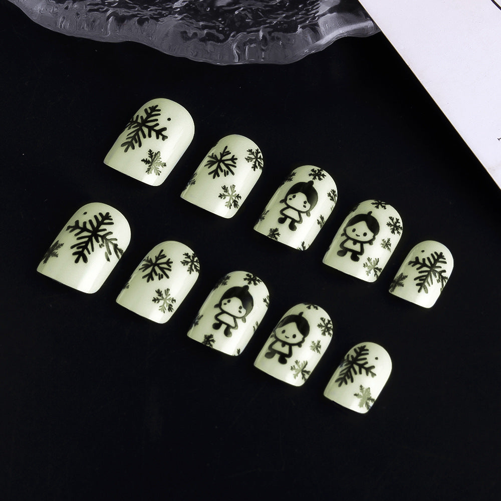 Winter-Themed Nail Art Design Bowlift