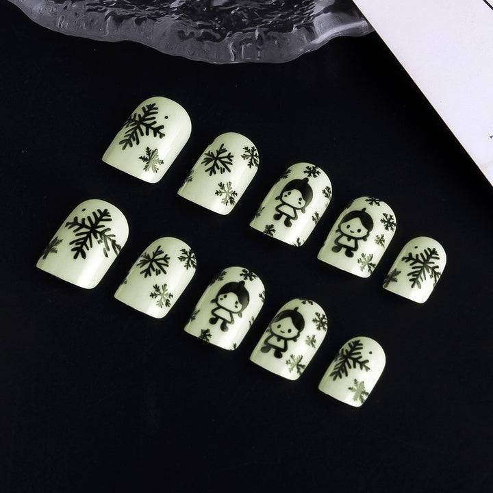 Winter-Themed Nail Art Design Bowlift
