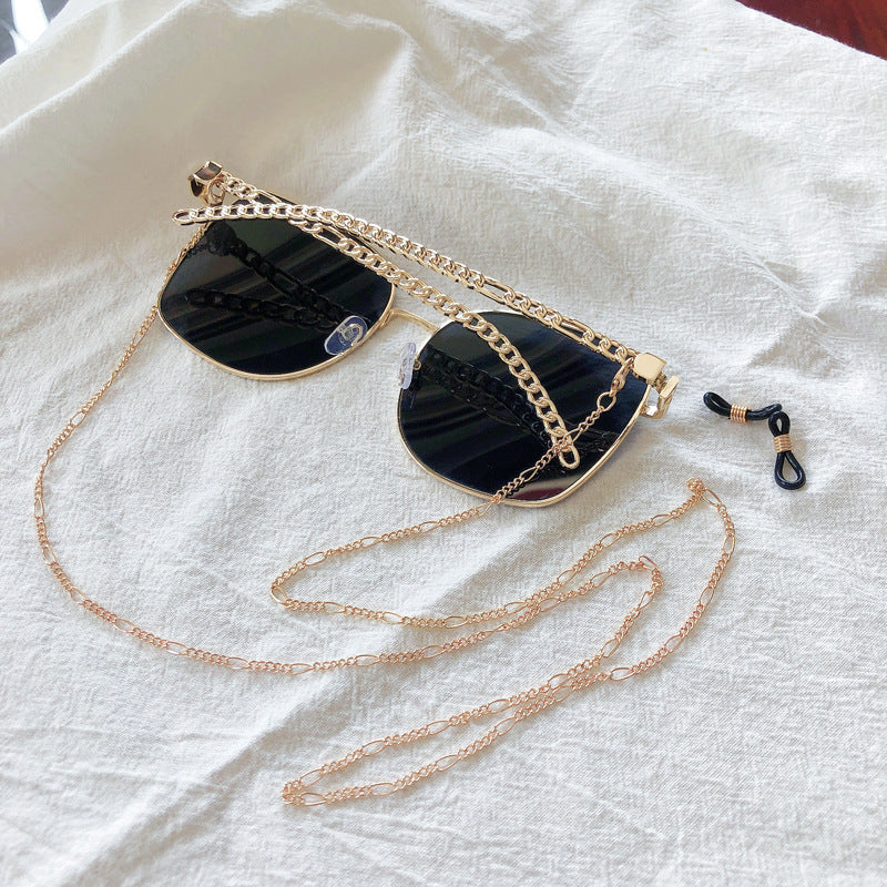 Chic Eyewear Chain with Decorative Clips Bowlift