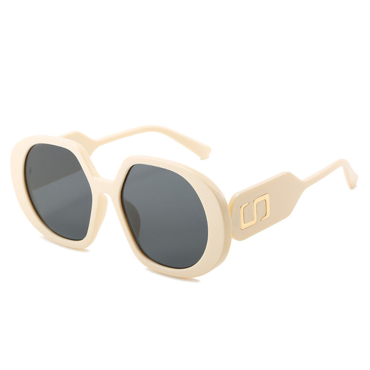 Women oversized sunglasses with distinctive frame and UV protection Bowlift