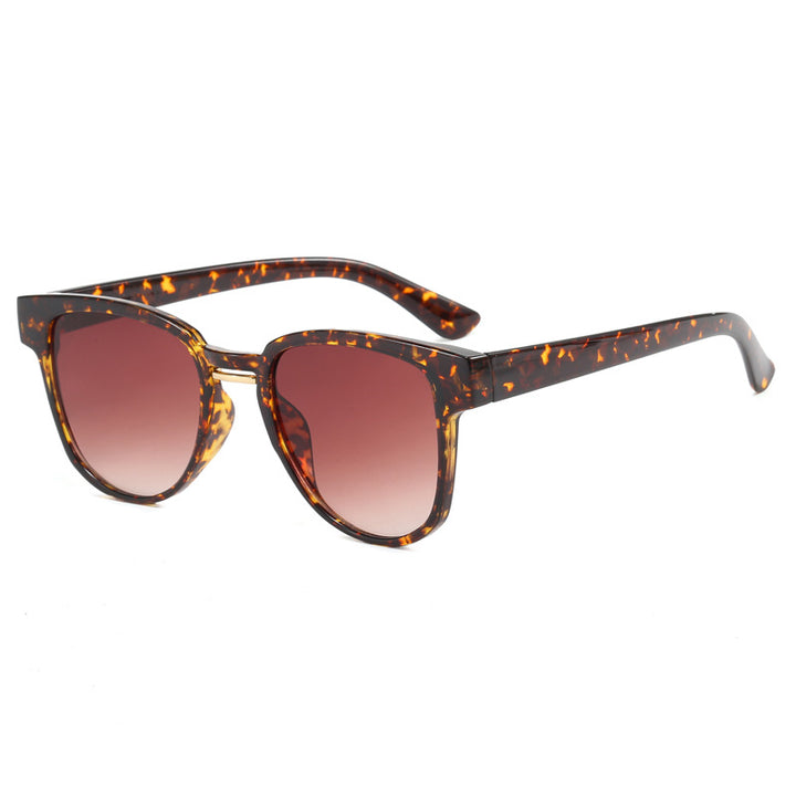 Ladies sunglasses in fashionable cat-eye style Bowlift