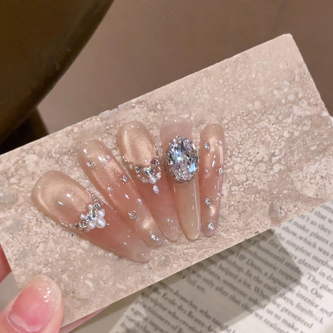 Artificial nails with glamorous design Bowlift
