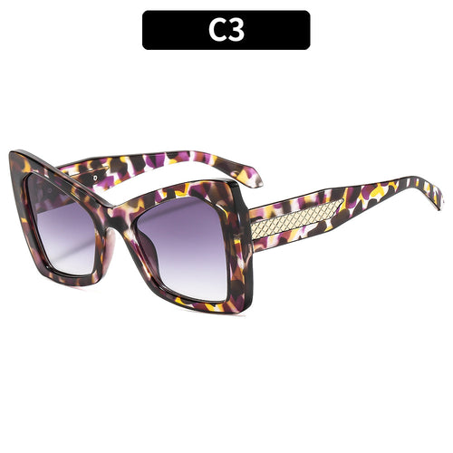Fashion-Forward Oversized Sunglasses