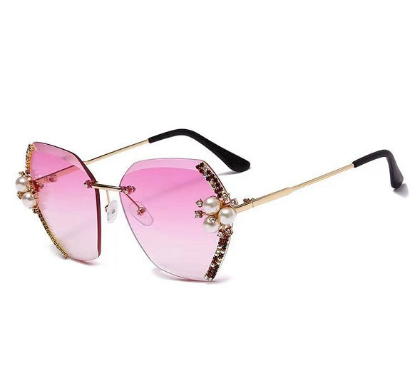 Women extravagant oversized sunglasses with pearl embellishments Bowlift