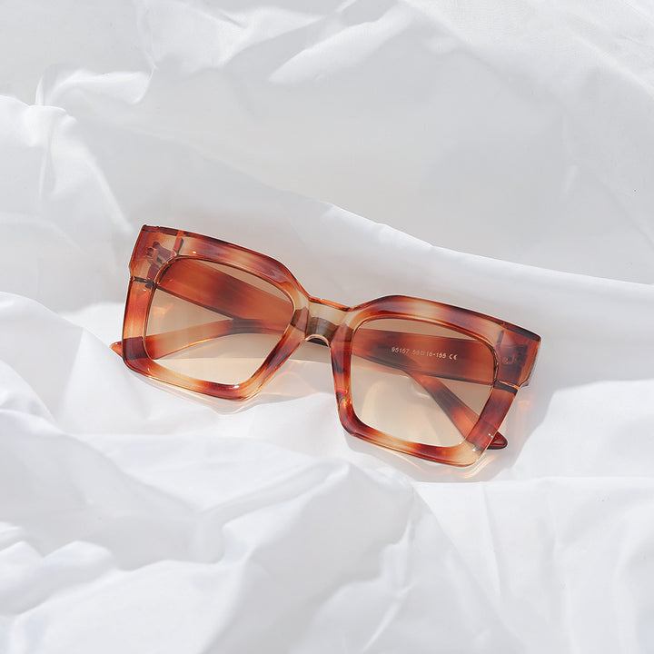 Women's trendy square sunglasses with transparent frame Bowlift