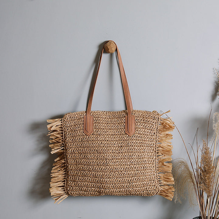 Elegant bag with fringes Bowlift