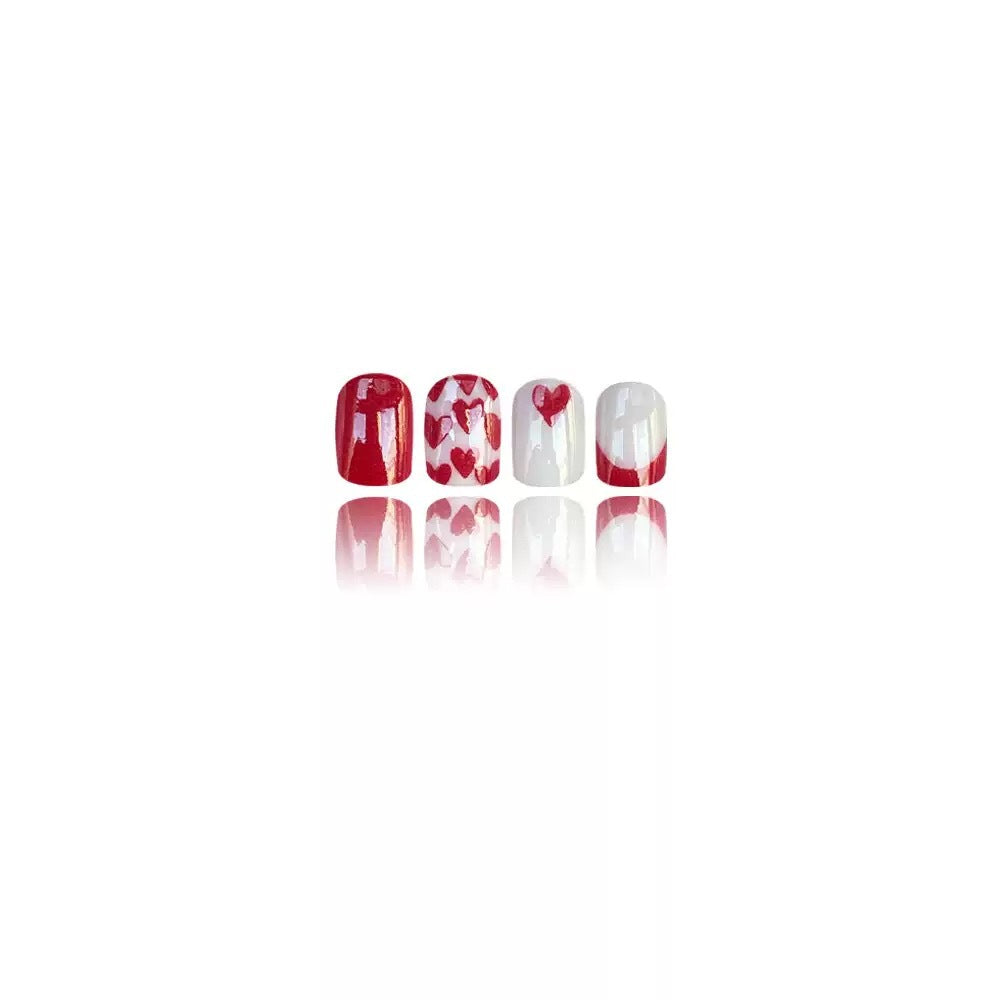 Nail art set with romantic heart designs and elegant shine Bowlift